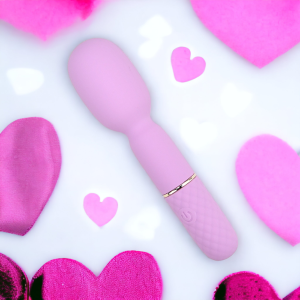 N12249 Nauti Petites 10 Speed Wand Vibrator Heart.png